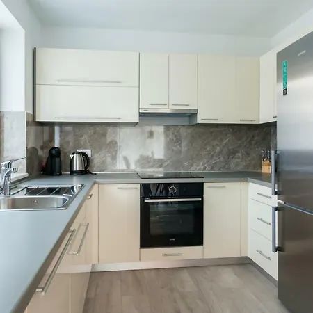 וילה Luxury Rivabel מאלינסקה