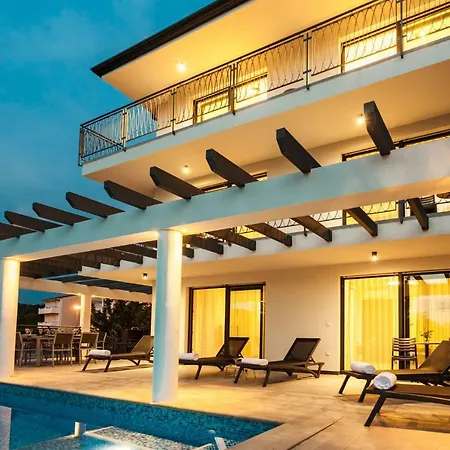 Luxury Rivabel فيلة *